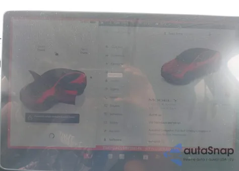 2024 Tesla Model Y Long Range Dual Motor All-Wheel Drive z USA, uszkodzony, nr VIN 7SAYGAEE9RF116145